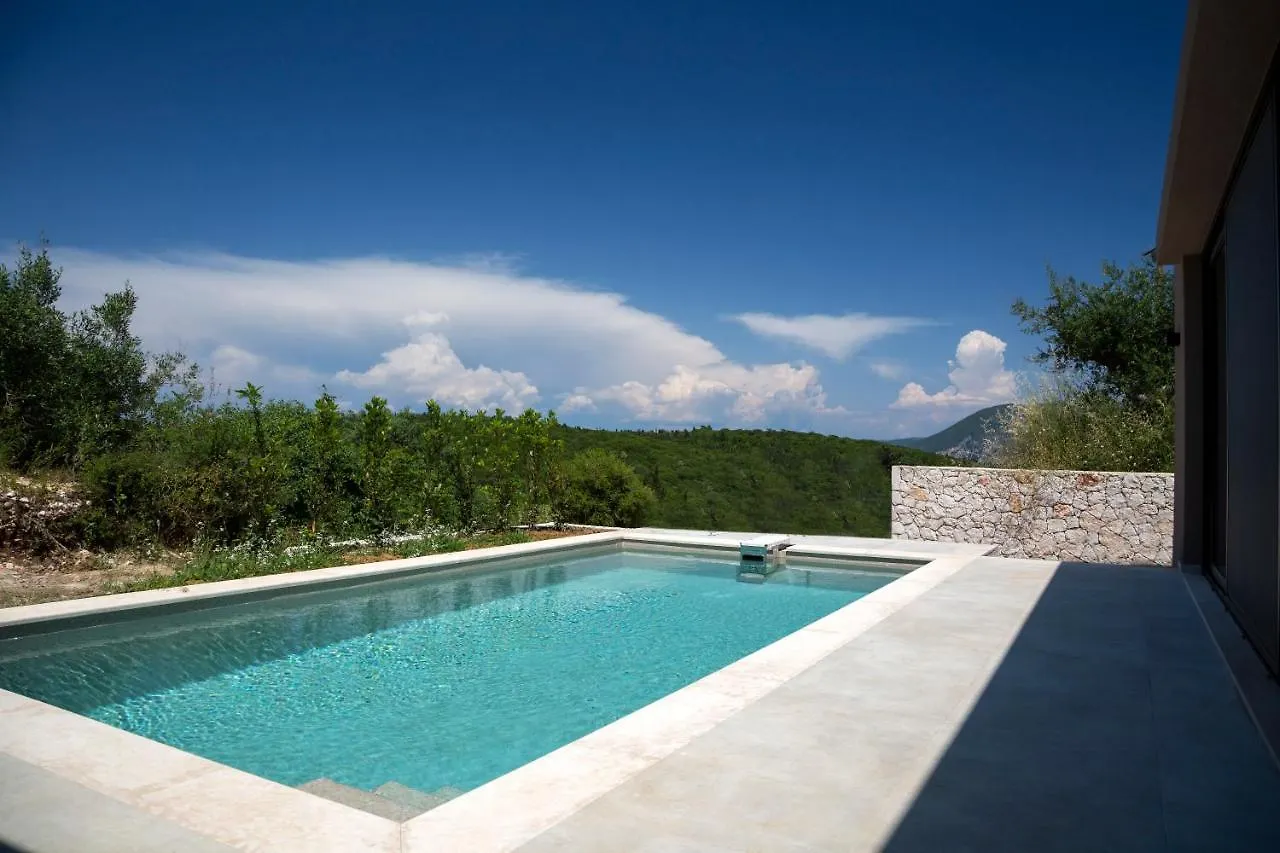 Amahle Luxury Villas Antipata